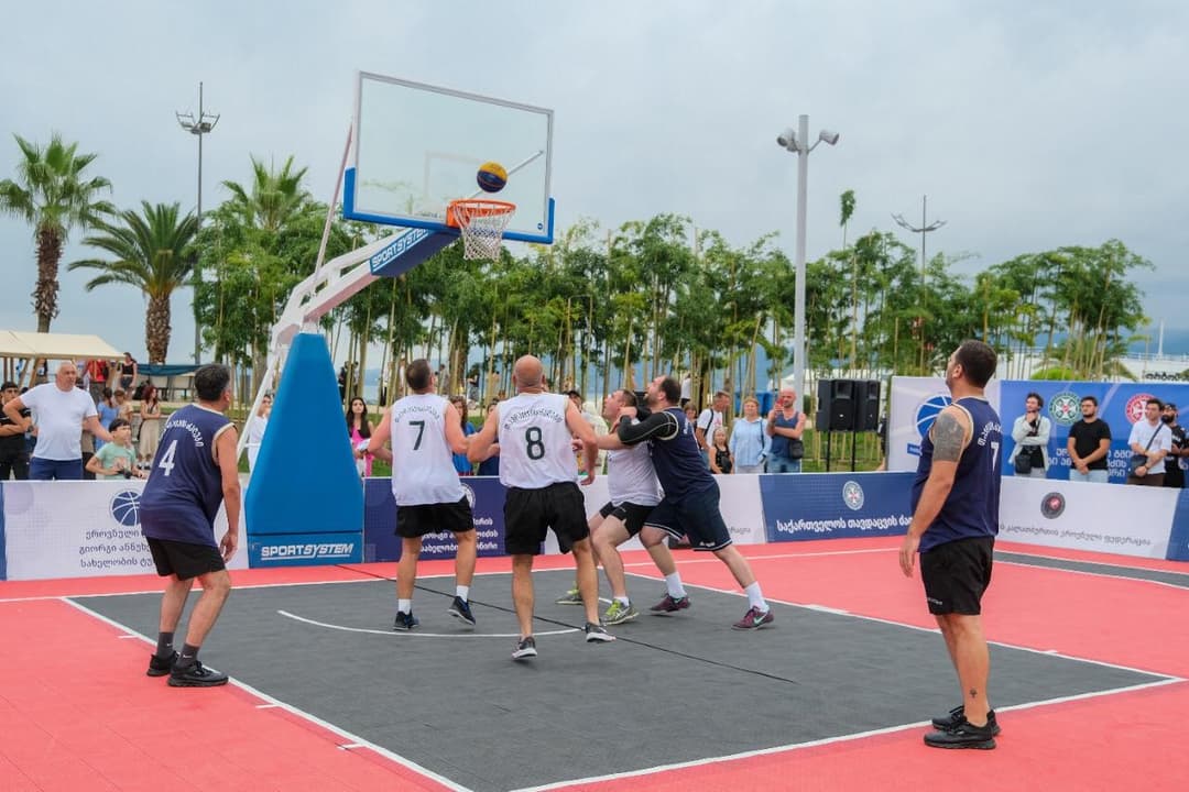 გიორგი ანწუხელიძის სახელობის ტურნირი კალათბურთში ბათუმში გრძელდება