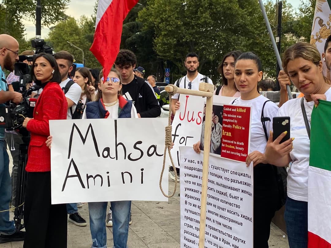 თბილისში ირანელი ქალების სოლიდარობის აქცია იმართება