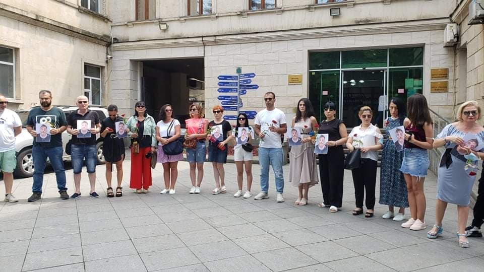 Frontnews image description