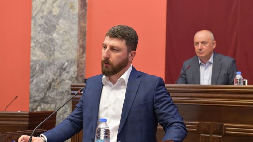 არჩილ გორდულაძე – ვიცით, რომ ნიღბიანების მხრიდან და დიდი ალბათობით ესენი იყვნენ მომიტინგეები, სასტიკად იქნა ნაცემი ორი მოქალაქე, მაგრამ ამის შესახებ არავის გაუპროტესტებია