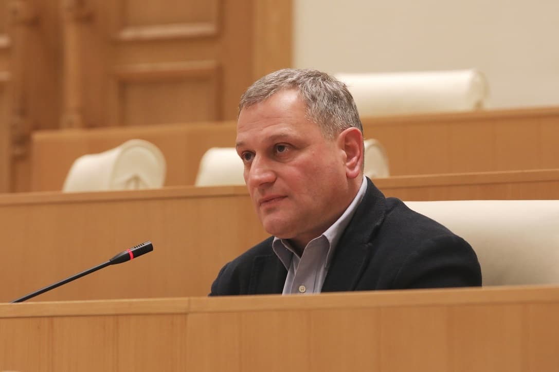 Frontnews image description