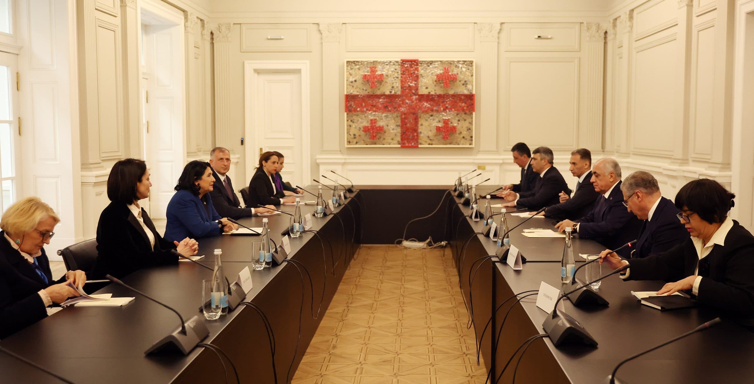 Frontnews image description