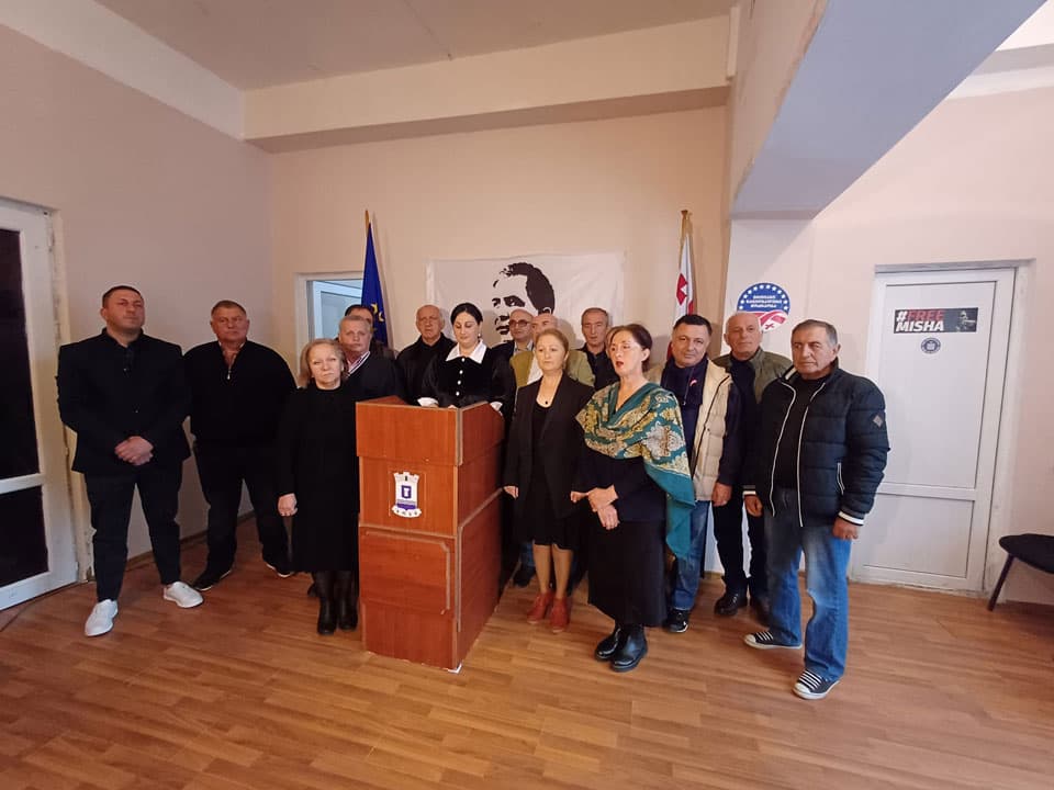 “ნაციონალური მოძრაობის” ხობის ორგანიზაცია 30-მდე ადამიანმა დატოვა, მათ შორის 10 საკრებულოს წევრია