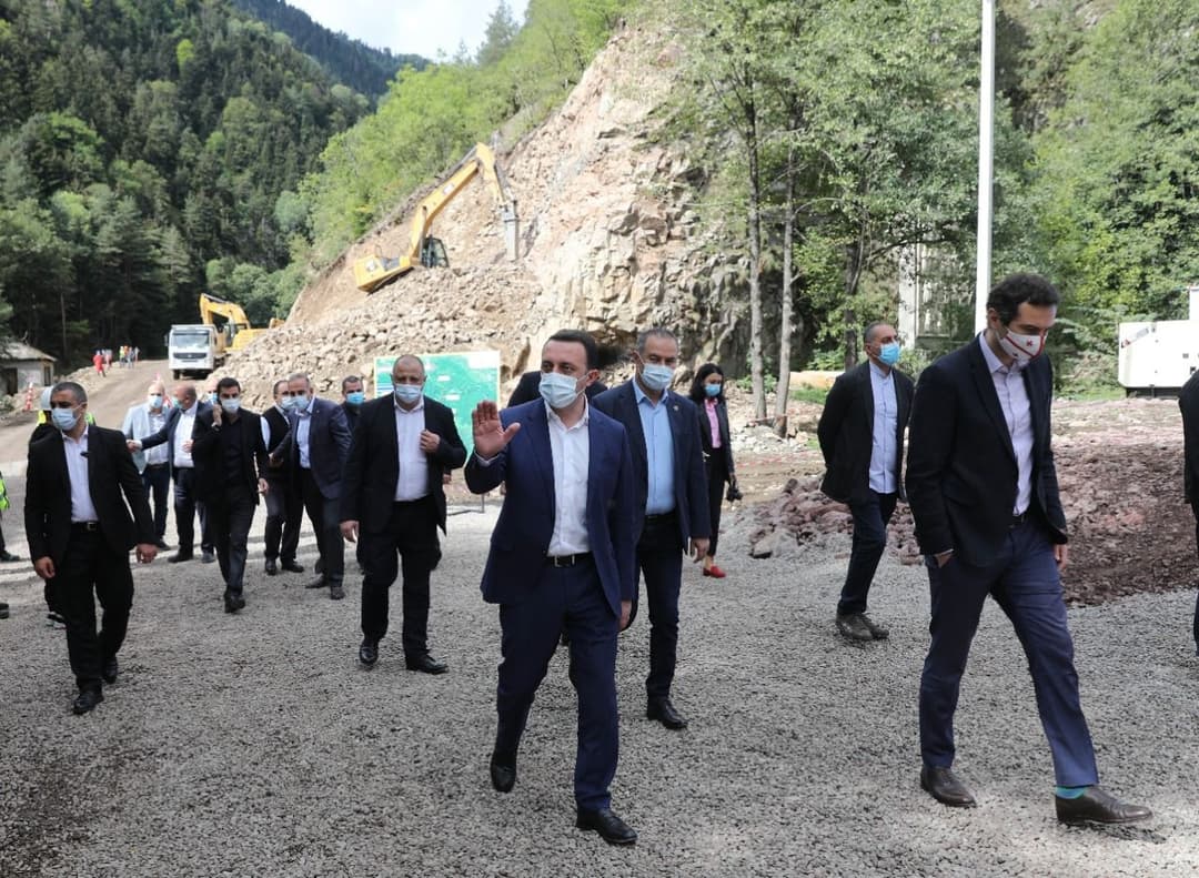 ირაკლი ღარიბაშვილმა ბაღდათი-აბასთუმნის გზის სარეაბილიტაციო სამუშაოები დაათვალიერა