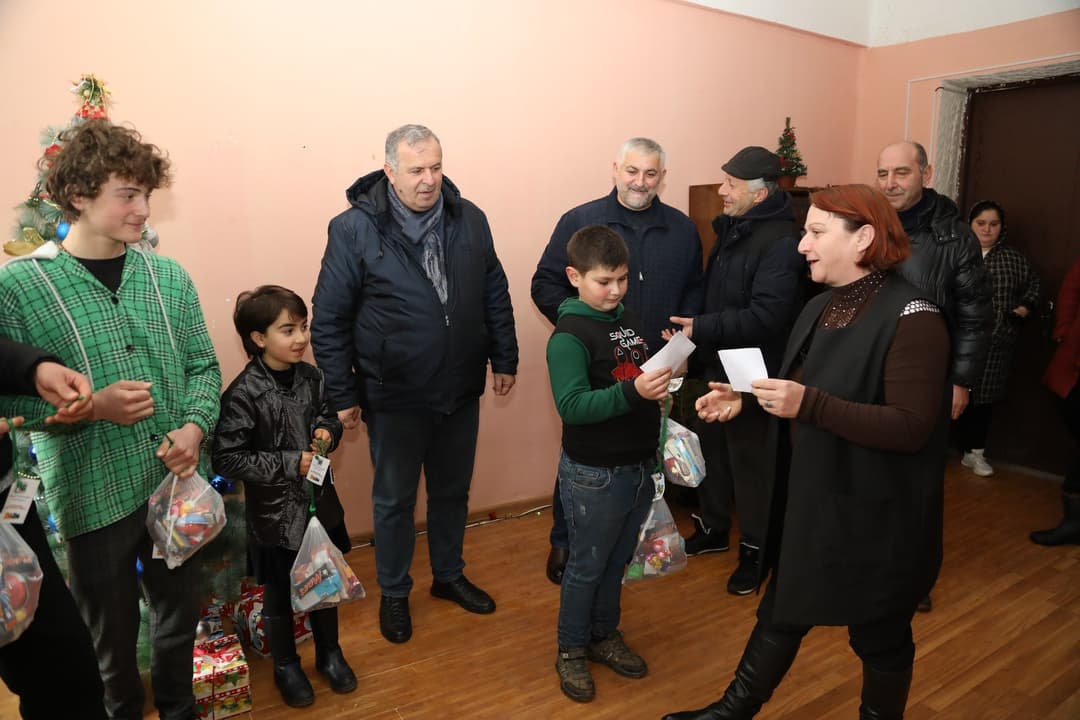 წყალტუბოს მერმა და საკრებულოს თავმჯდომარემ მაღალმთიანი სოფლების მოსახლეობას ახალი წელი მიულოცეს