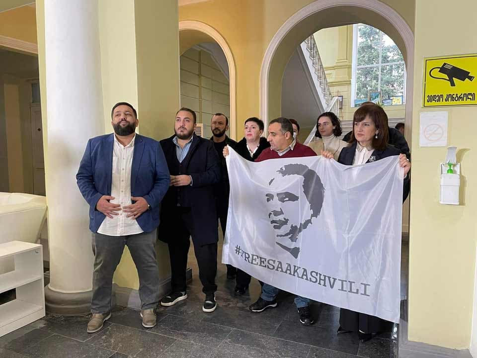 Frontnews image description