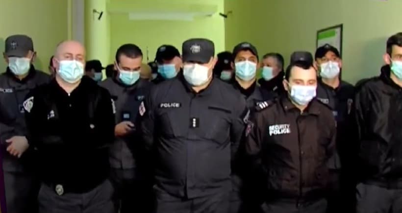 რეზო ხარაზი – ყოველ დილით ბატონი მერი მიიღებს 5 – 6, ან 7, ან შეიძლება ერთ კითხვას ქალაქში არსებულ პრობლემებზე