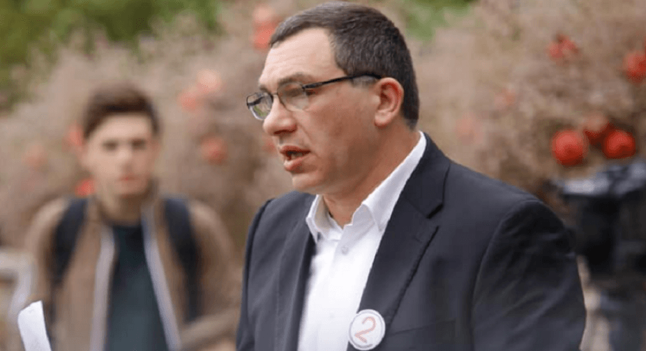 გიგა ბოკერია – იმედია, თქვენ ჩემგან სერიოზულ კომენტარს არ ელით იმაზე, თუ რა შეიძლება და როგორ შეიძლება ექნა სააკაშვილს, ან ივანიშვილის რეჟიმს