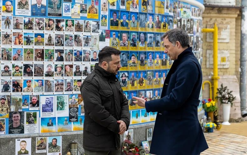 Frontnews image description