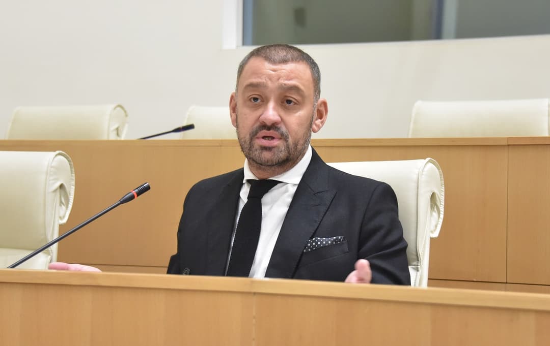 ბექა ოდიშარია – რომელი ჭკუათმყოფელი შვიდი ქართველი გაერეოდა და ჩაერეოდა, თუ არ აქვს პოლიტიკური და მავნებლური ინტერესი?