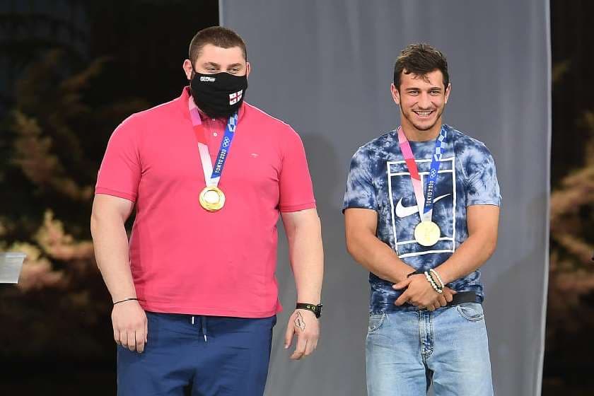 ადვოკატის ინფორმაციით, ლაშა ბექაური და ლაშა ტალახაძე მზად არიან, ზურაბ ზვიადაურს თავდებში ჩაუდგნენ