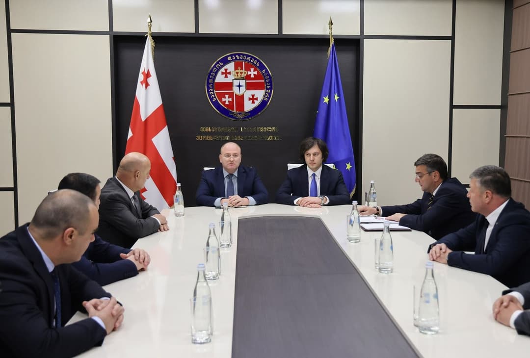 ირაკლი კობახიძემ დაზვერვის სამსახურის თანამშრომლებს ახალი უფროსი ირაკლი ბერაია წარუდგინა