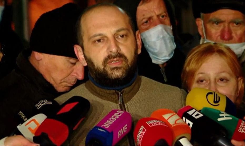 ლევან ბესელია – დაუყოვნებლივ საჭიროებს გადაყვანას სამოქალაქო ტიპის დაწესებულებაში, შეიძლება გონება დაკარგოს და გონებაზე ვეღარც მოვიდეს