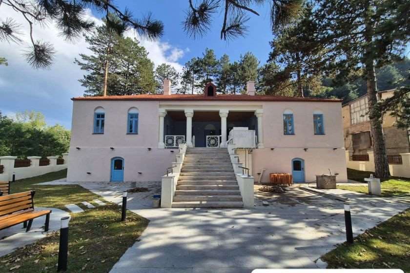 Frontnews image description