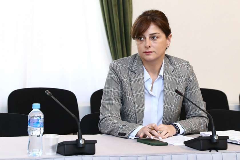 მაია ბითაძე – მინდა ხაზგასმით ვთქვა, რომ აქონდროპლაზიით დაავადებული ბავშვების მკურნალობის თანხა არსებობს, მაგრამ მკურნალობის მეთოდი ძალიან ფრთხილად უნდა იქნას შერჩეული