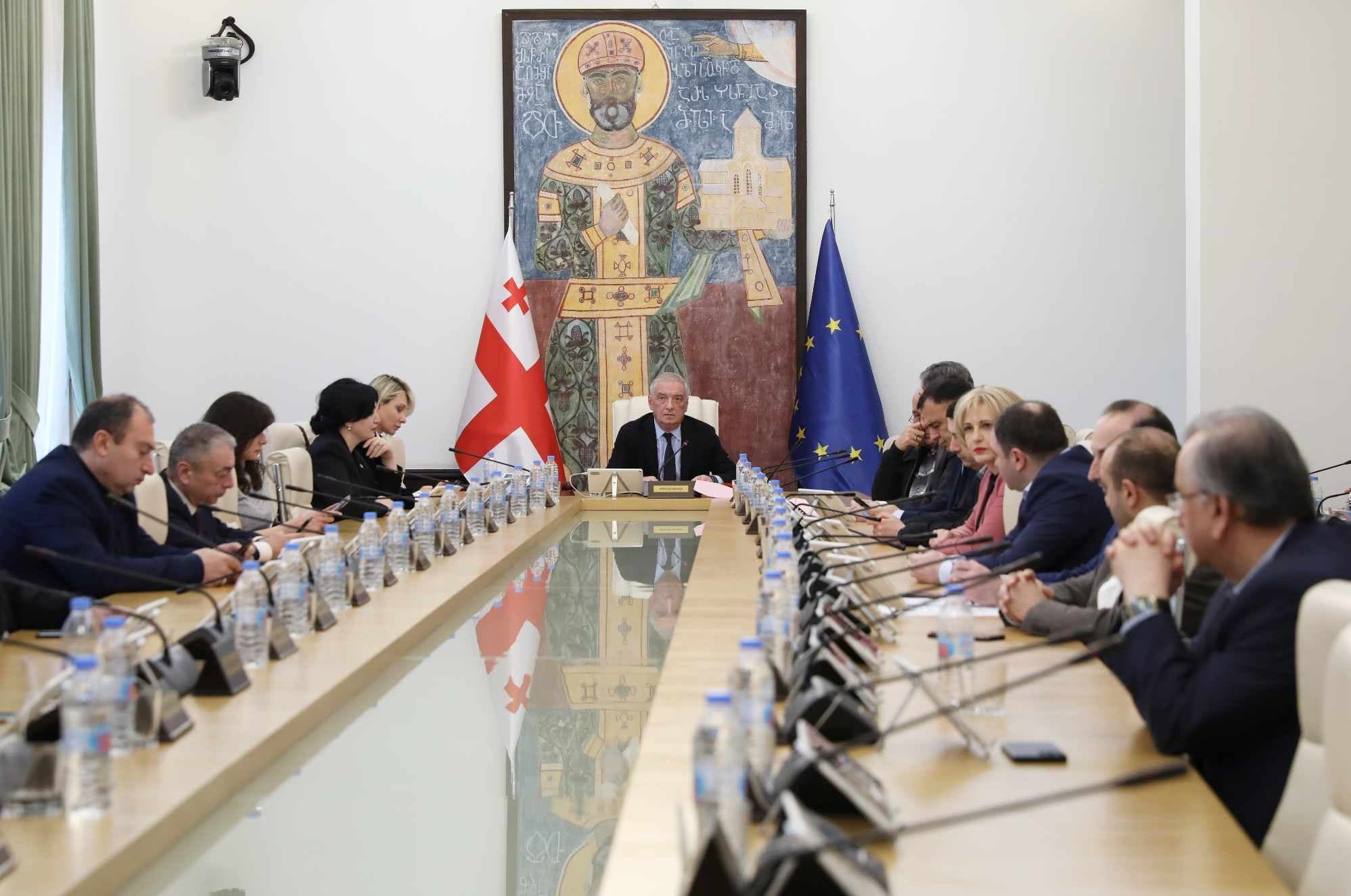 Frontnews image description