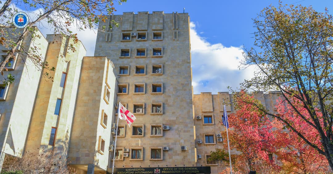 პროკურატურამ თაღლითური ორგანიზებული ჯგუფის ოთხ წევრს ბრალდება წარუდგინა