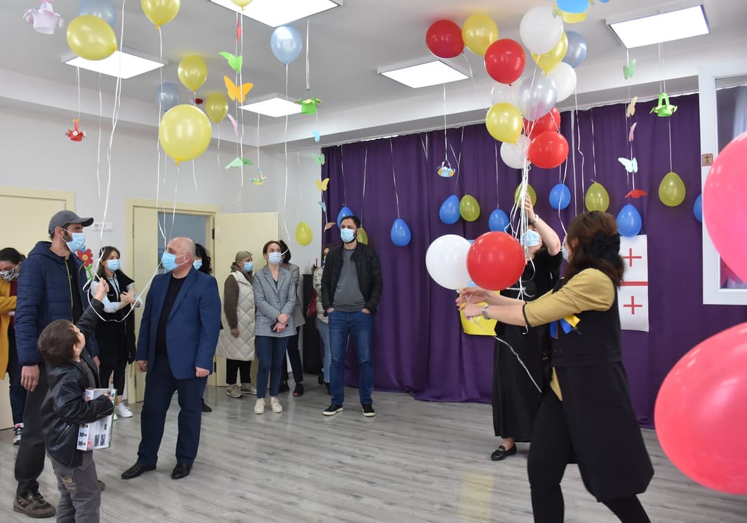 უკრაინის მოქალაქე, 5 წლის სერგო ხაჭაპურაძე ბორჯომის მუნიციპალიტეტის სოფელ დვირის საბავშვო ბაღში ჩაირიცხა