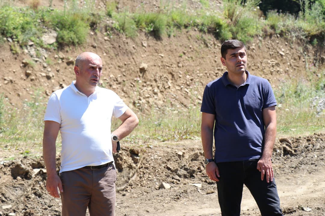 სოფელ ყვიბისში მამათა მონასტრის ბერის საყდრებთან მისასვლელი გზის რეაბილიტაცია დაიწყო