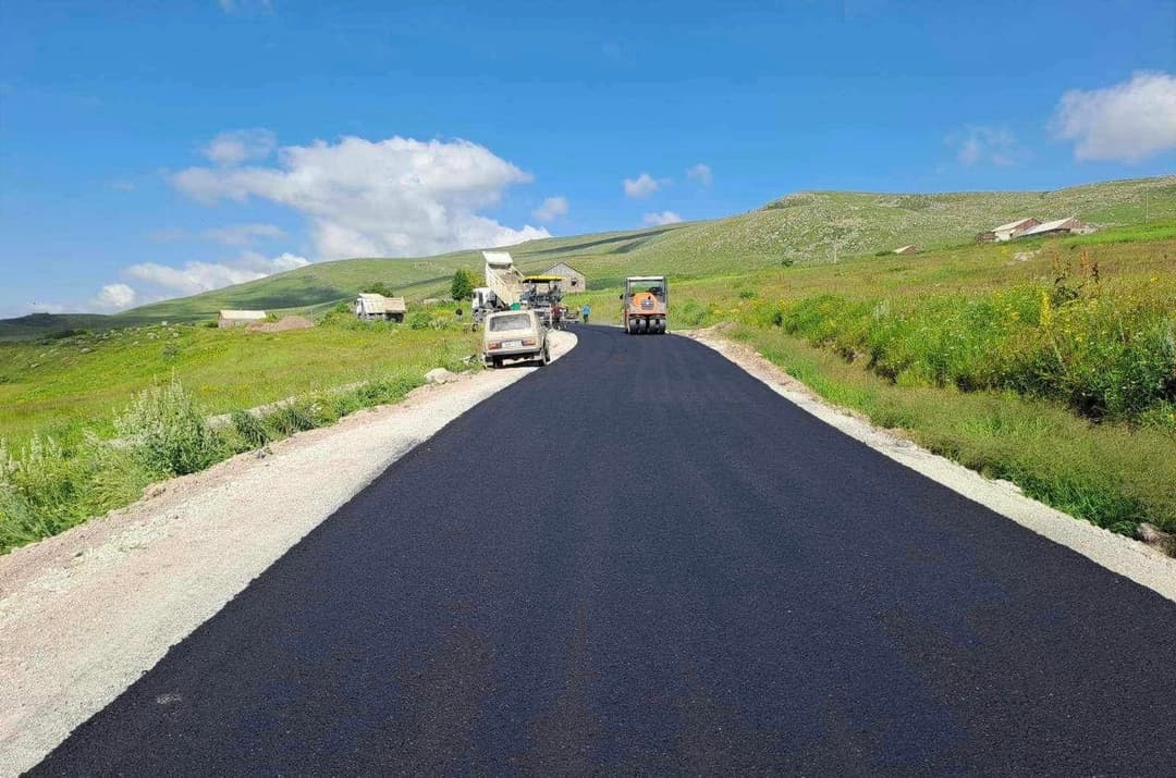 ბორჯომში ტურისტული მნიშვნელობის გზის რეაბილიტაცია გრძელდება