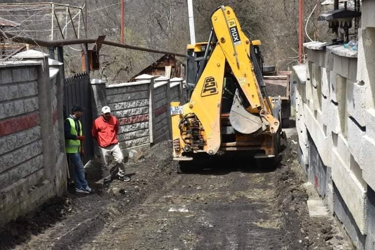 ბორჯომის მუნიციპალიტეტის სოფელ ყვიბისში შიდა საუბნო გზის სარეაბილიტაციო სამუშაოები დაიწყო