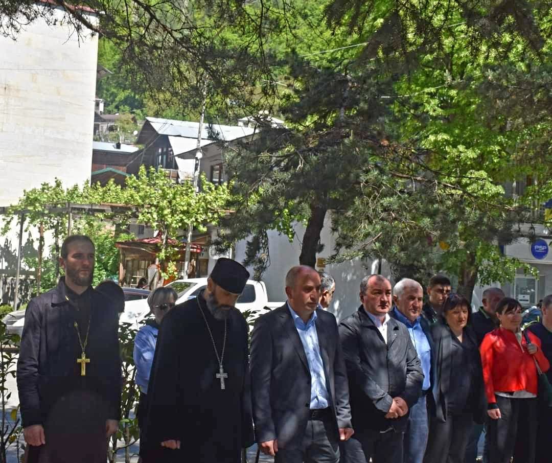 Frontnews image description