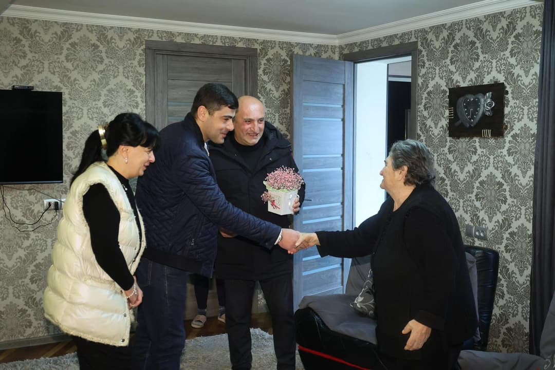 ბორჯომში მცხოვრებ საპატიო მოქალაქე ქალბატონებს 8 მარტი მიულოცეს