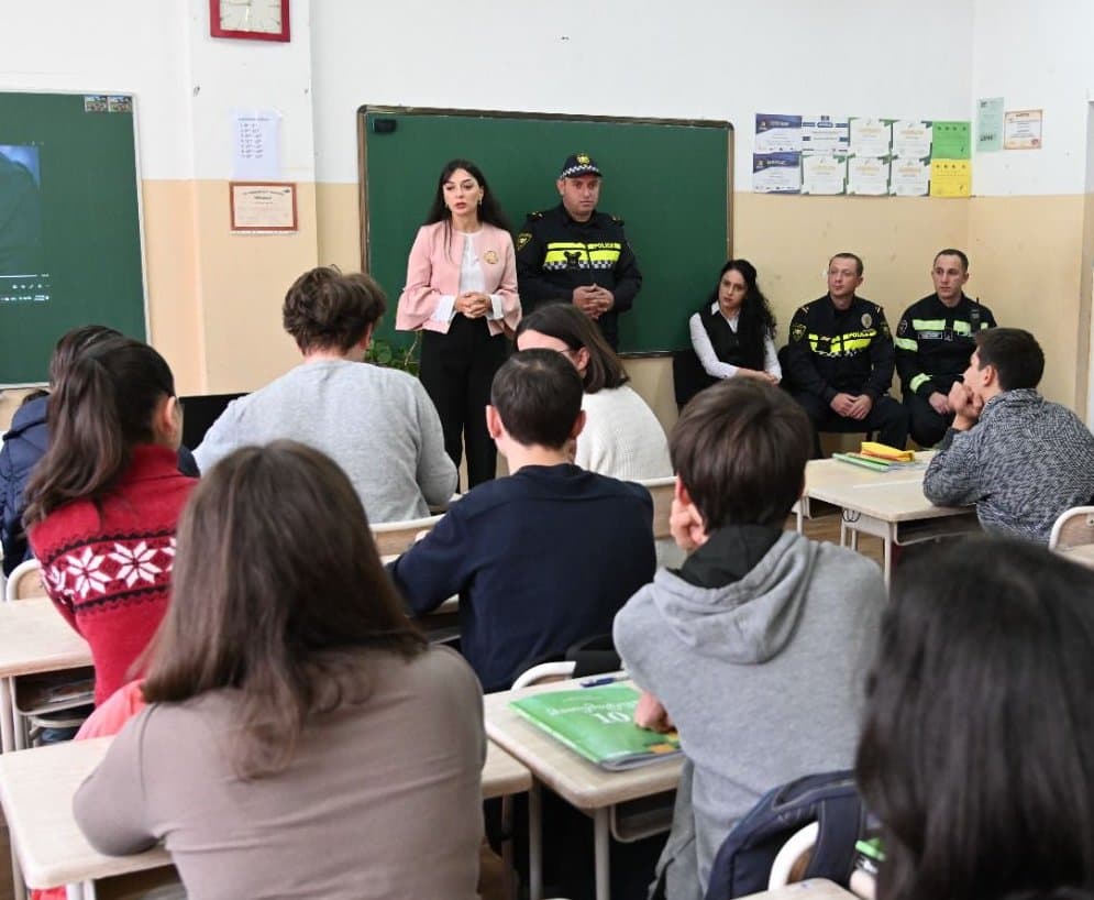 Frontnews image description