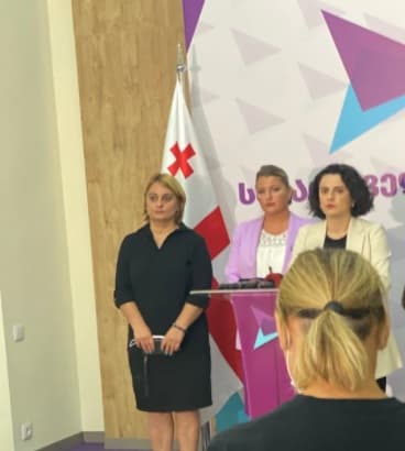 გახარიას მხარდამჭერი ნინო ხუციშვილი – ჩემი ძმა პოლიციაში დაიბარეს, უჩივიან “ფეისბუქის” კომენტარზე და ისიც ვერ აჩვენეს