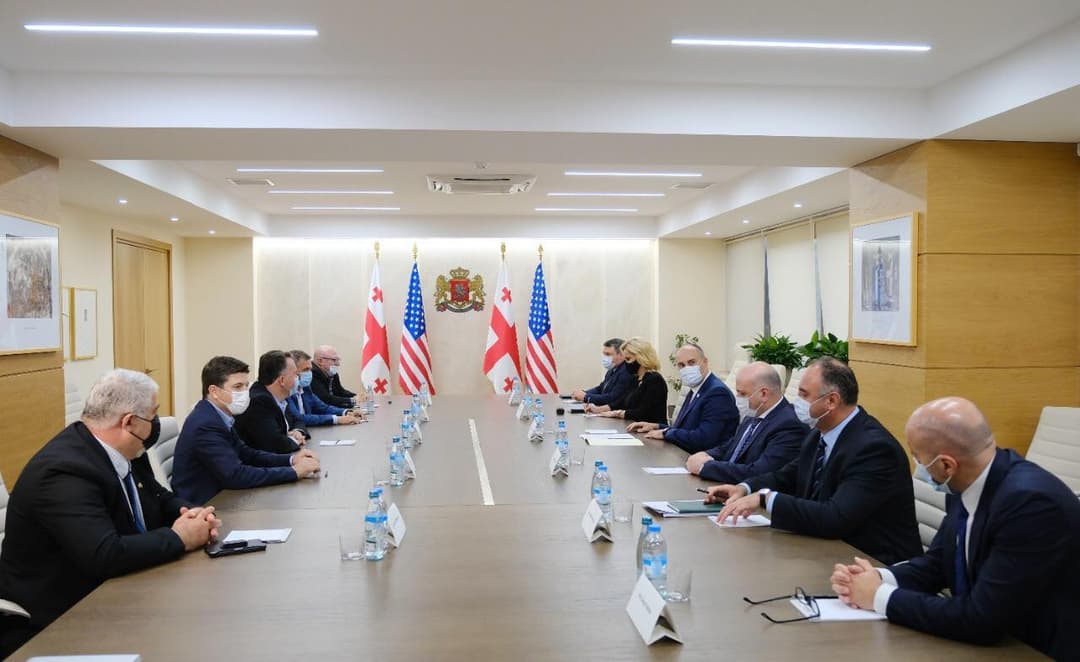 ჯუანშერ ბურჭულაძე ამერიკელ კონგერსმენთა დელეგაციას შეხვდა