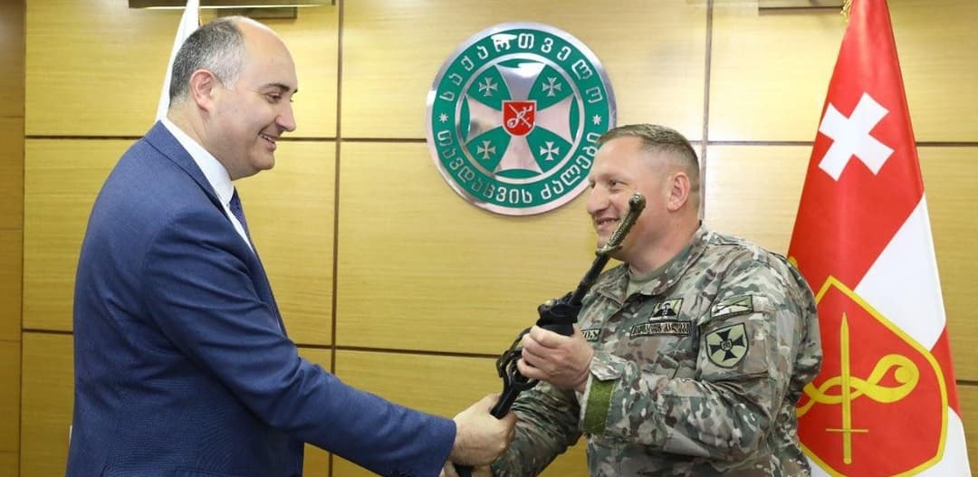 თავდაცვის მინისტრმა თავდაცვის ძალების ხელმძღვანელი პირები დააჯილდოვა