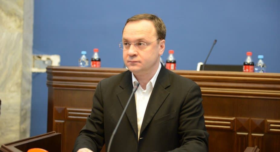 გია ცაგარეიშვილი – ერთი სპონსორი ჰყავთ და ამ თანხებისთის ერთმანეთს თავპირს ალეწავენ და ეპრანჭებიან ბატონ კეზერაშვილს