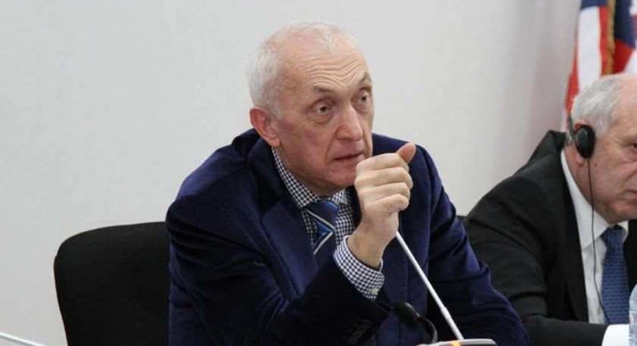 თენგიზ ცერცვაძე – “ომიკრონმა“ შესაძლოა, შექმნას საზოგადოებრივი იმუნიტეტის ძალიან ფართო ფენა