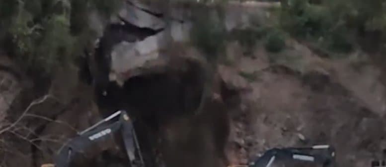 გზების დეპარტამენტი – ჩამოიშალა მიწის მცირე მეტრიანი მასა, შემთხვევის გამო, არავინ დაშავებულა