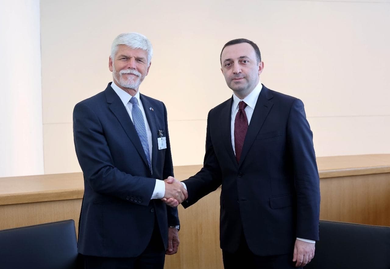 Frontnews image description