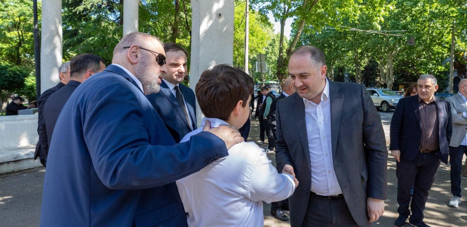 Frontnews image description