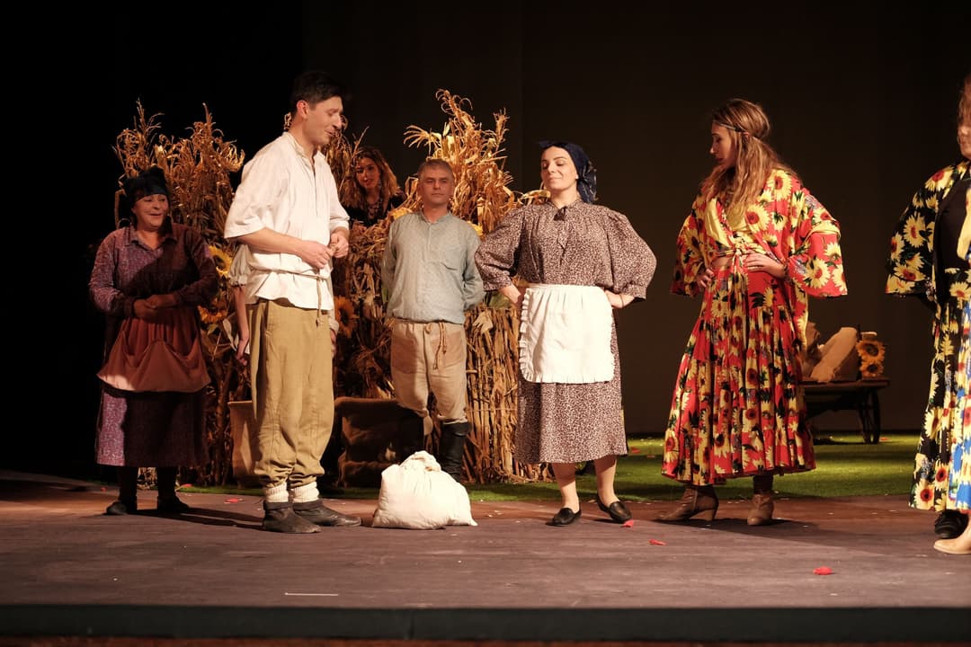 ჭიათურის თეატრში 128-ე თეატრალური სეზონი პრემიერით გაიხსნა