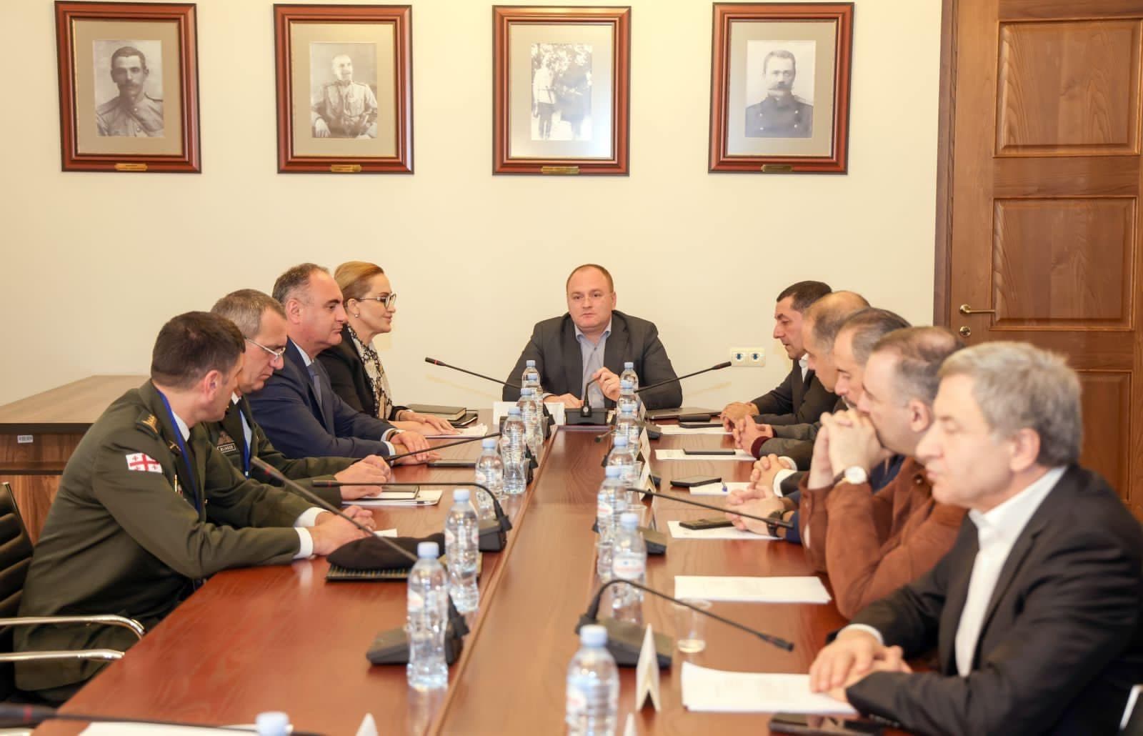 Frontnews image description