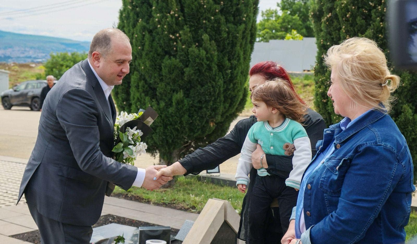 Frontnews image description