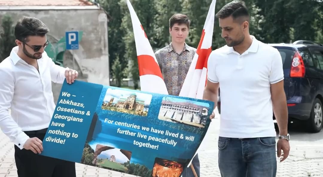 ვარშავაში რუსეთის საელჩოსთან რუსეთის 2008 წლის სამხედრო აგრესია გააპროტესტეს