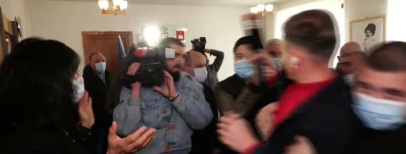 Frontnews image description