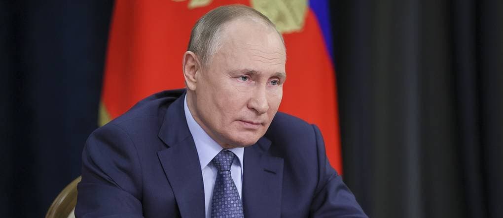 პუტინმა რუსეთის შეკავების ძალების სპეციალურ საბრძოლო რეჟიმზე გადაყვანის ბრძანება გასცა