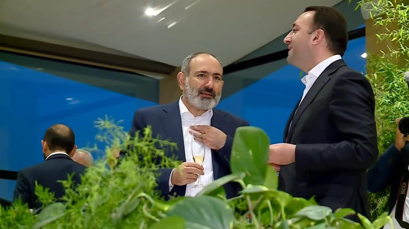 Frontnews image description