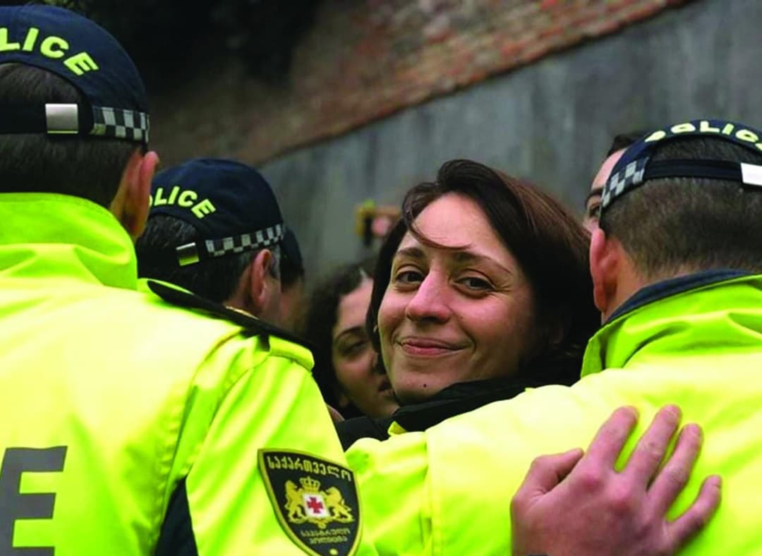 ელენე ხოშტარია – ყველა პოლიციელი, ვინც იცავდა ჯალათი ლავროვის შვილის ცეკვის კომფორტს, არის მოღალატე