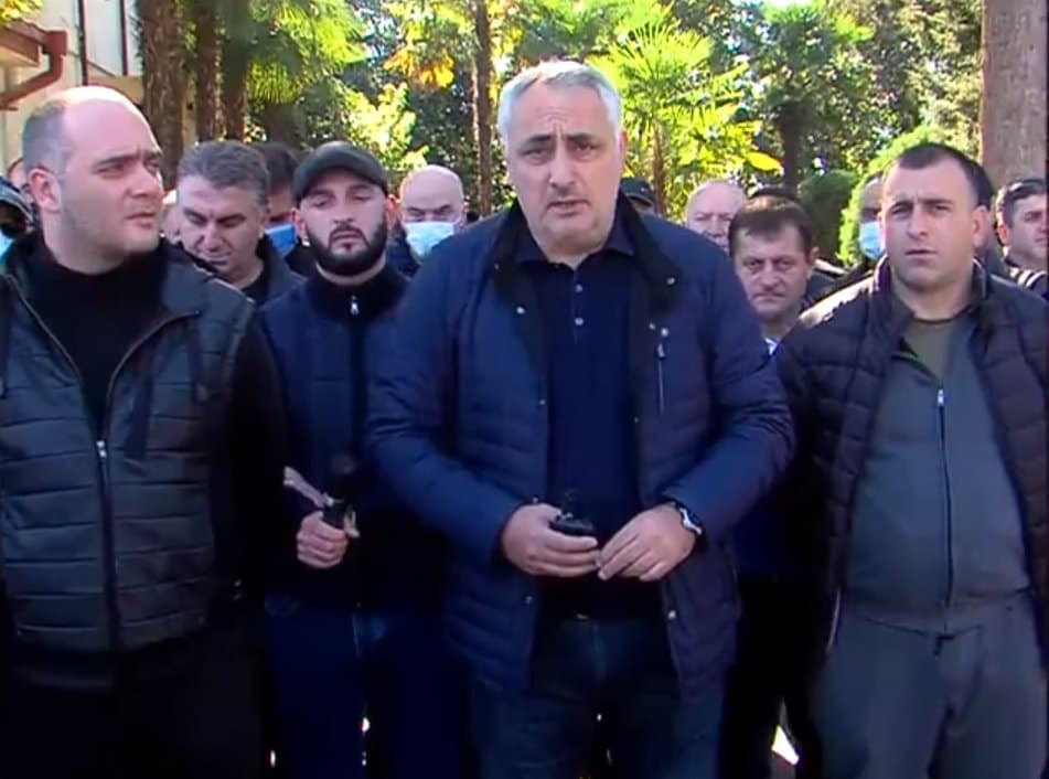 ყოფილი პოლიციელები საგანგებო მიმართვას ავრცელებენ