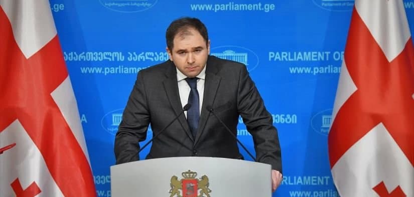 ნიკოლოზ სამხარაძე – ოთხი არხი გადაჭრილია პირდაპირ პოლიტიკაში, მათ საერთო არაფერი აქვთ ჟურნალისტიკასთან