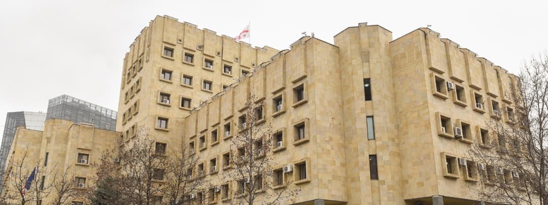 არასრულწლოვნის ცემის საქმეზე დაკავებულ პატრულ-ინსპექტორებს ბრალი წარედგინათ