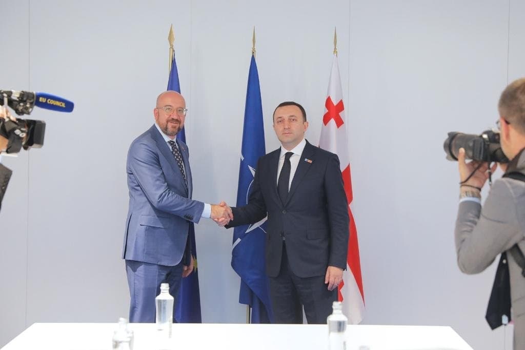 Frontnews image description