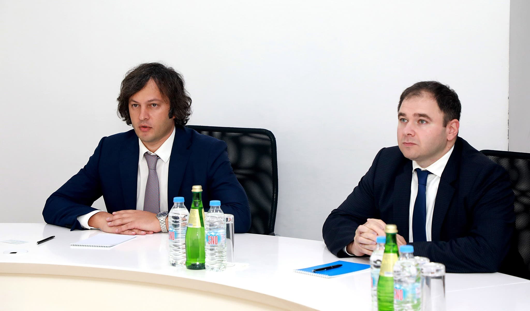 Frontnews image description