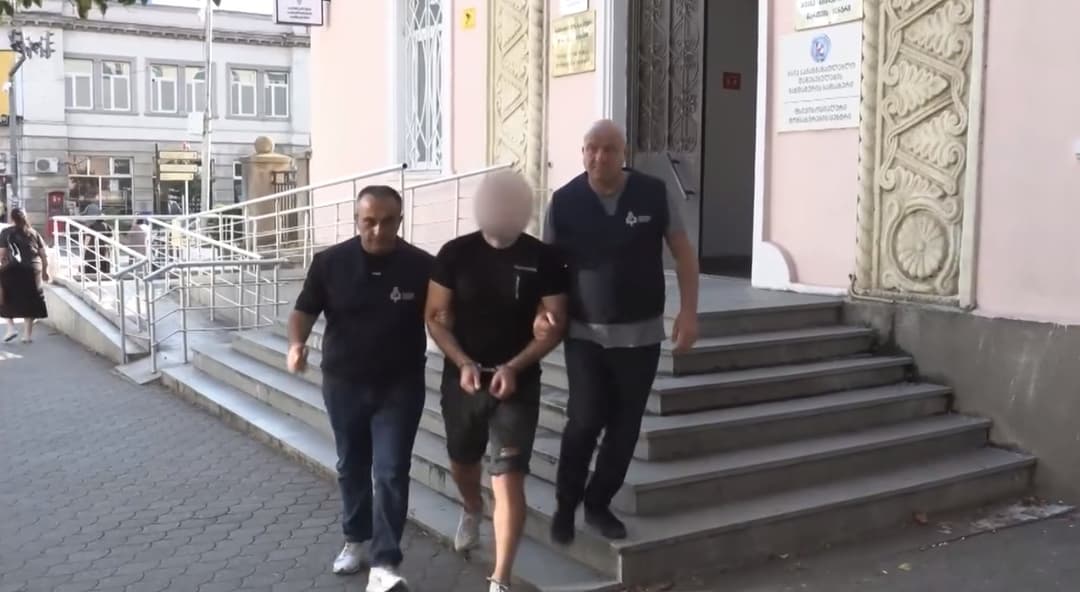 არასრულწლოვნის ინტიმური ფოტოებისა და ვიდეოების გაყიდვის ფაქტზე ერთი პირი დააკავეს